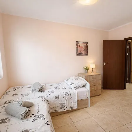 Διαμέρισμα Apollon-5 Family 2bdr Νεσέμπαρ